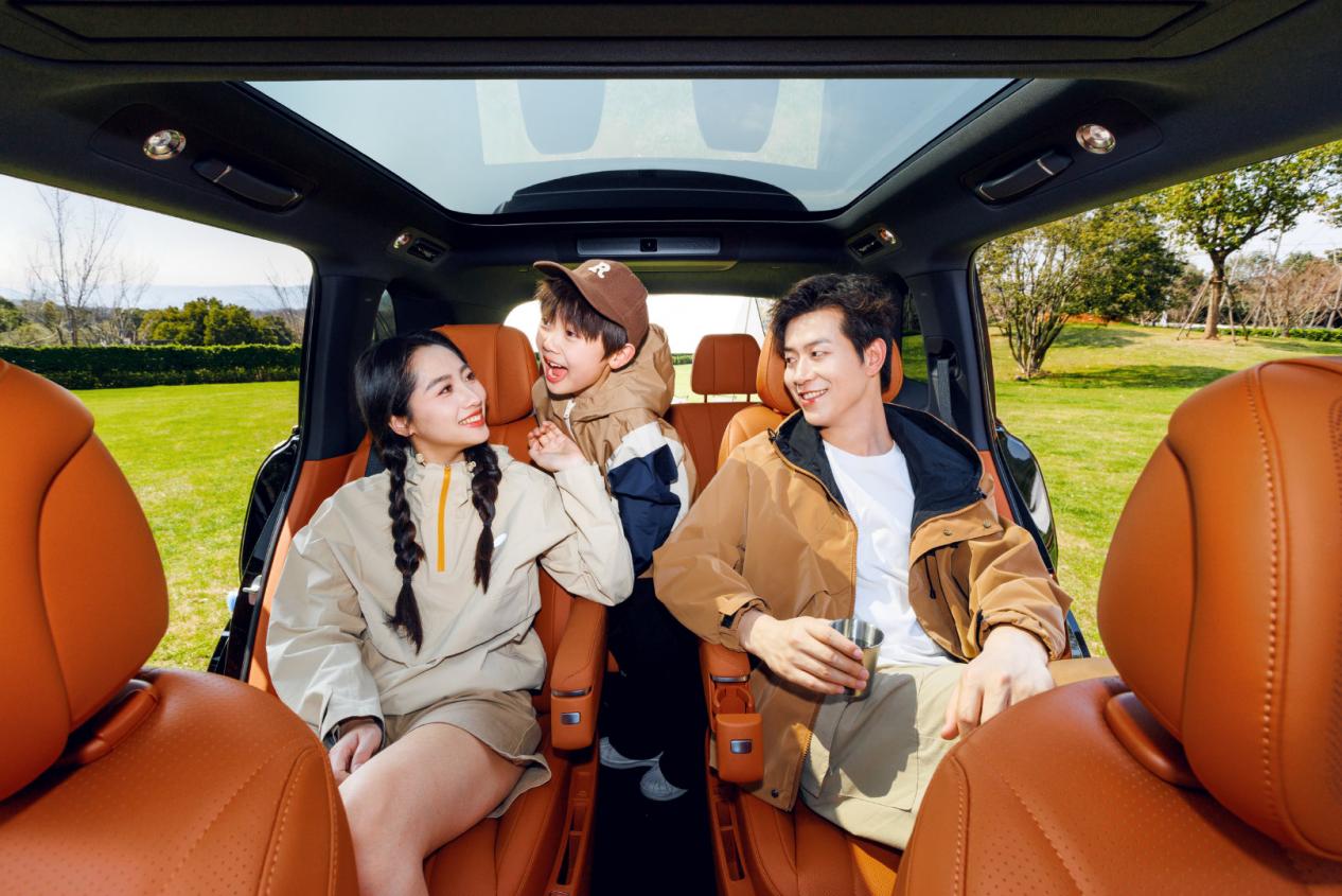 欧陆娱乐注册:记不起歌名问问小艺!问界 M8 发布,车载小艺智慧体验再进一步